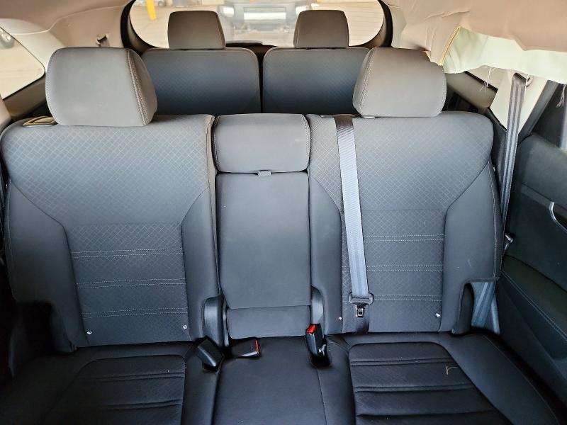 60881106 :رقم المزاد ، 5XYPGDA34JG401587 vin ، 2018 Kia Sorento مزاد بيع