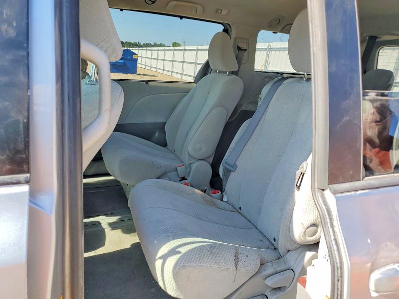 59289056 :رقم المزاد ، 5TDKK3DC3BS072593 vin ، 2011 Toyota Sienna مزاد بيع