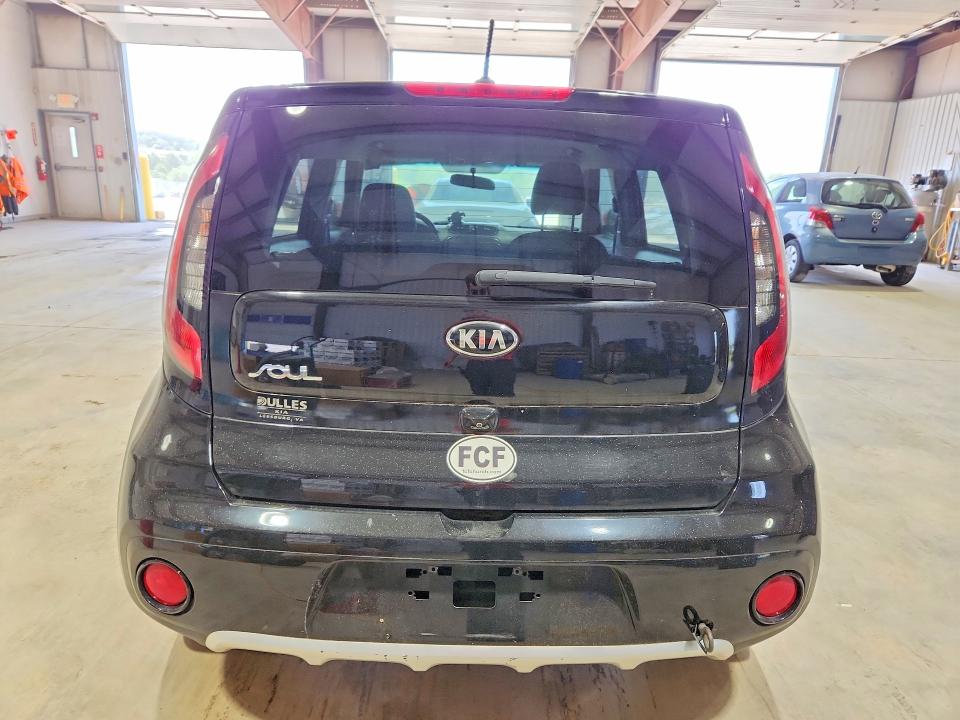 2018 Kia Soul მანქანა იყიდება აუქციონზე, vin: KNDJP3A59J7574018, აუქციონის ნომერი: 59656906