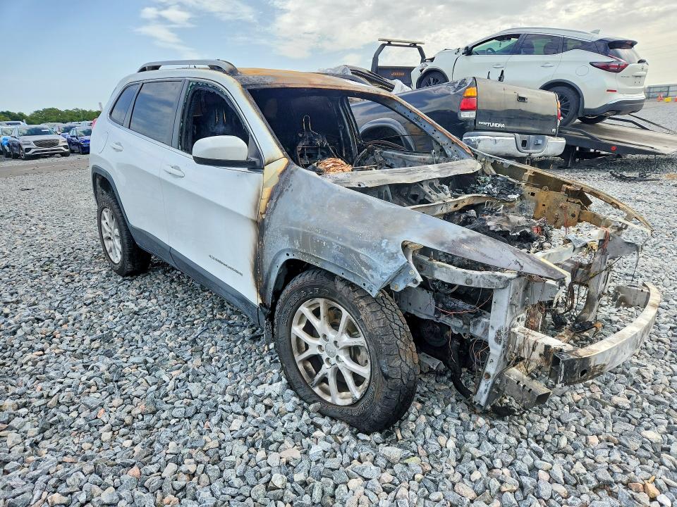 60244686 :رقم المزاد ، 1C4PJMCS6EW229187 vin ، 2014 Jeep Cherokee مزاد بيع