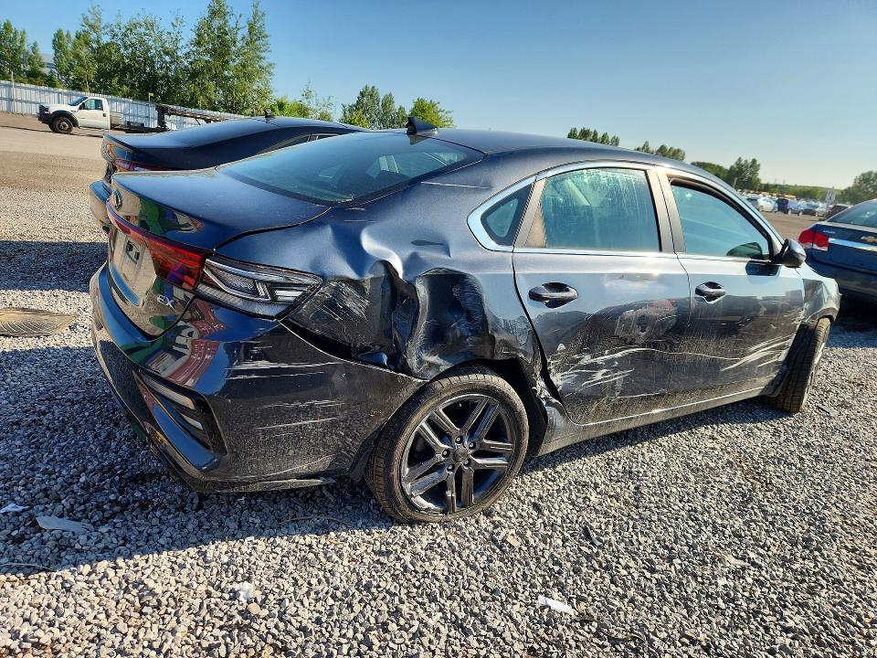 61125616 :رقم المزاد ، 3KPF54AD8ME315839 vin ، 2021 Kia Forte مزاد بيع