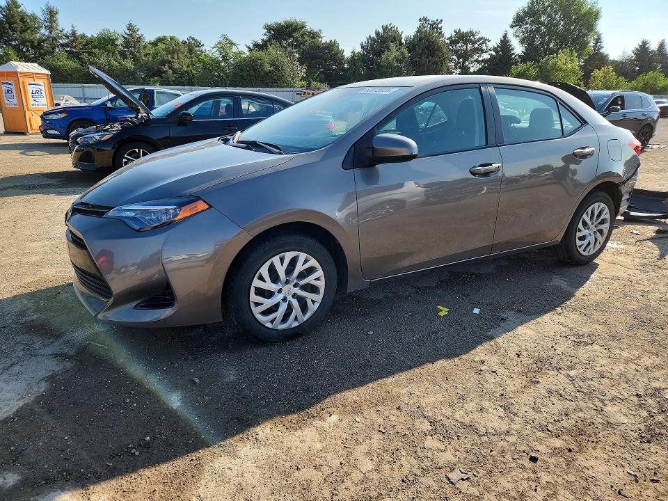 62079936 :رقم المزاد ، 2T1BURHE7JC061855 vin ، 2018 Toyota Corolla مزاد بيع