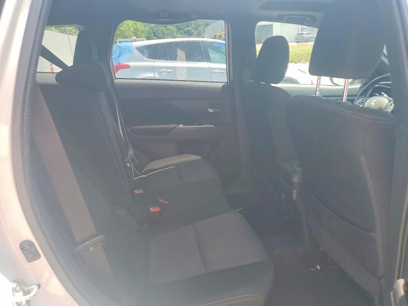 Продажа на аукционе авто 2018 Mitsubishi Outlander, vin: JA4AD3A30JZ025569, номер лота: 61835116