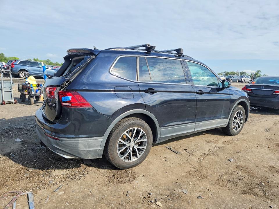 60936946 :رقم المزاد ، 3VV2B7AX4KM016761 vin ، 2019 Volkswagen Tiguan مزاد بيع