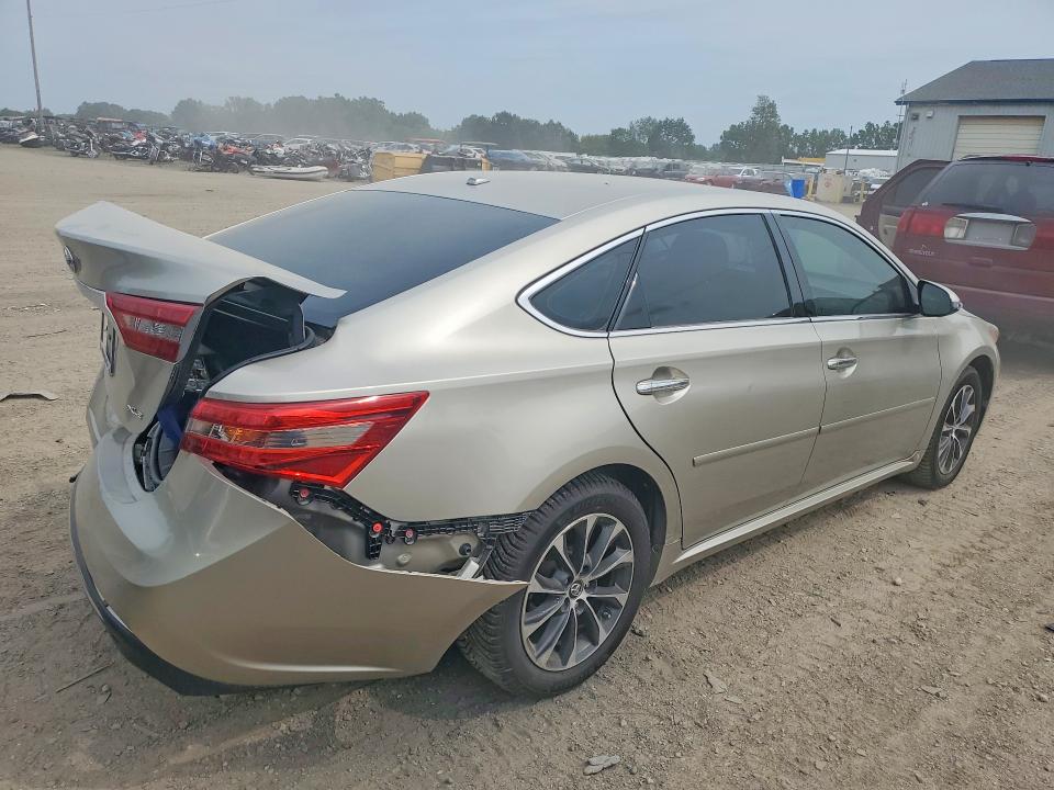 63201476 :رقم المزاد ، 4T1BK1EB5HU261093 vin ، 2017 Toyota Avalon مزاد بيع