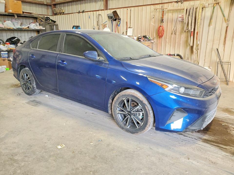 61616106 :رقم المزاد ، 3KPF24AD0NE464238 vin ، 2022 Kia Forte مزاد بيع