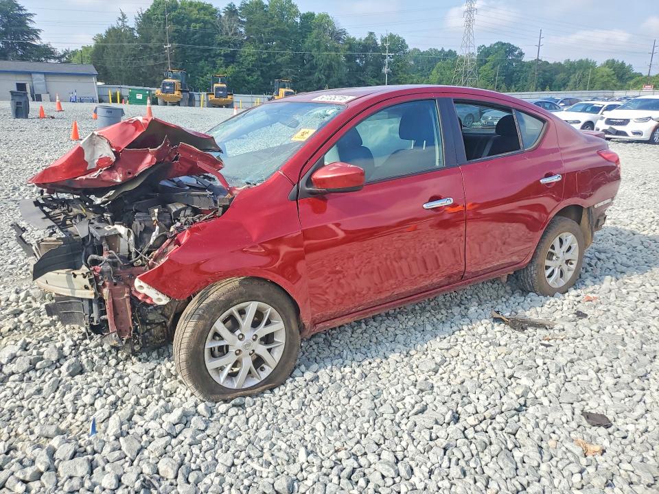 60135216 :رقم المزاد ، 3N1CN7AP9JL863163 vin ، 2018 Nissan Versa مزاد بيع