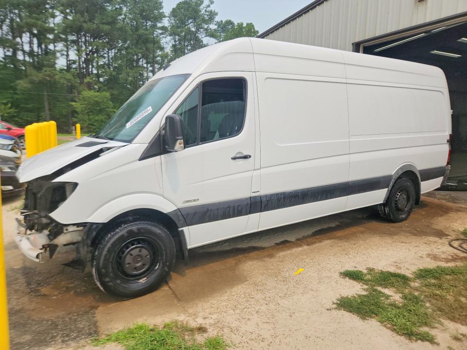 60666896 :رقم المزاد ، WD3PE8DC4E5823781 vin ، 2014 Mercedes-benz Sprinter مزاد بيع