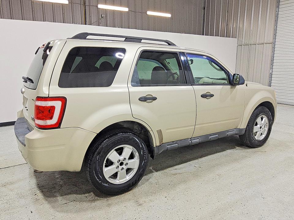 2011 Ford Escape მანქანა იყიდება აუქციონზე, vin: 1FMCU0DG7BKB26688, აუქციონის ნომერი: 59577236