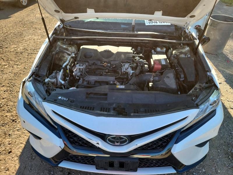 Auction sale of the 2018 Toyota Camry, vin: 4T1B61HK4JU126581, lot number: 59321266