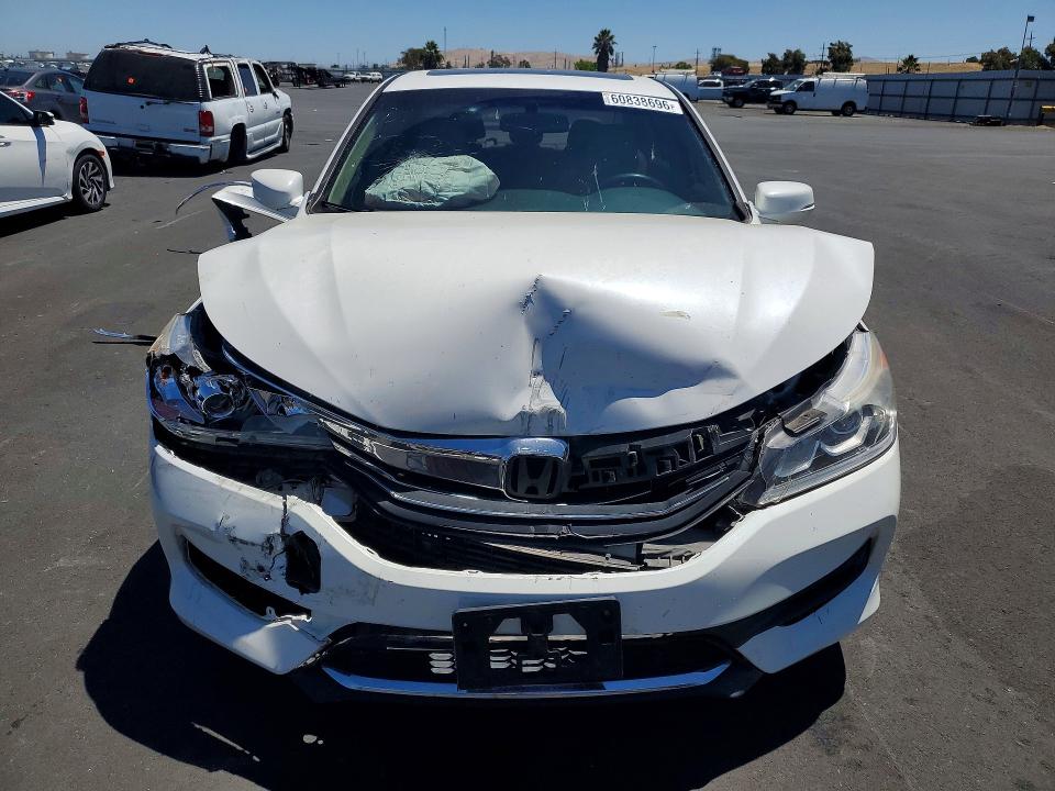 60838696 :رقم المزاد ، 1HGCR2F86HA095229 vin ، 2017 Honda Accord مزاد بيع