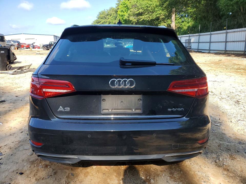 Продаж на аукціоні авто 2018 Audi A3, vin: WAUTPBFF7JA075951, номер лоту: 60127516