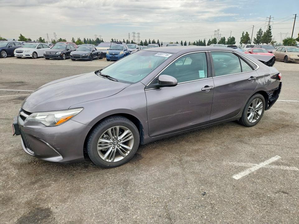 60837716 :رقم المزاد ، 4T1BF1FK9GU595161 vin ، 2016 Toyota Camry مزاد بيع