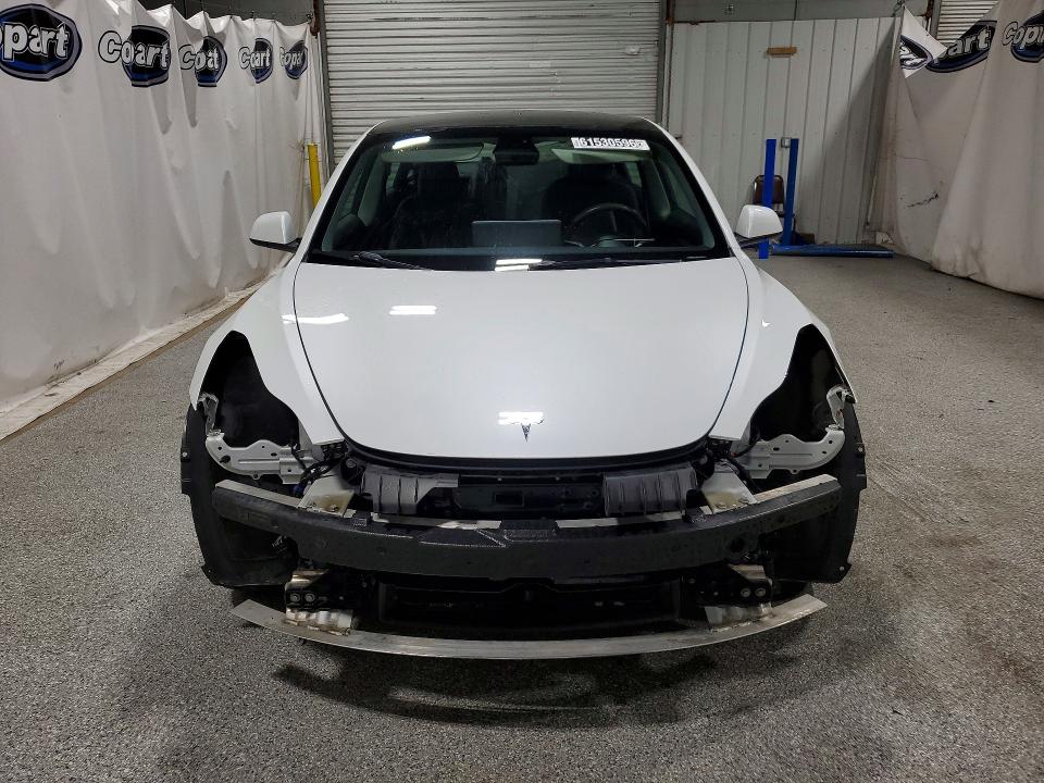 61530596 :رقم المزاد ، 5YJ3E1EA5NF285535 vin ، 2022 Tesla Model 3 مزاد بيع