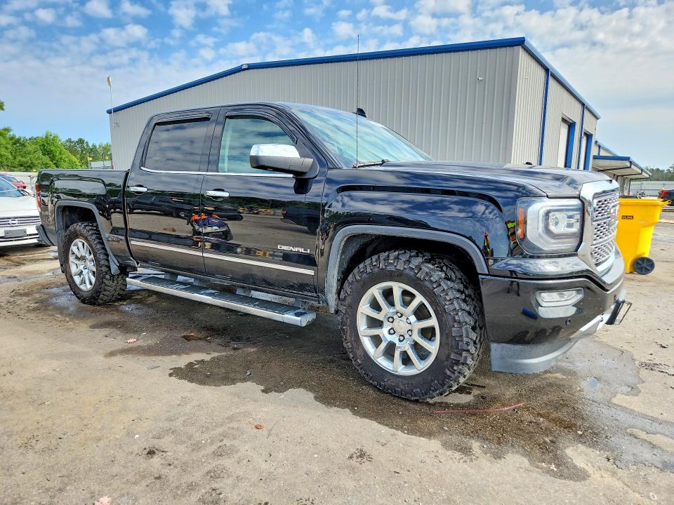59073156 :رقم المزاد ، 3GTU2PEC8JG142293 vin ، 2018 Gmc Sierra مزاد بيع