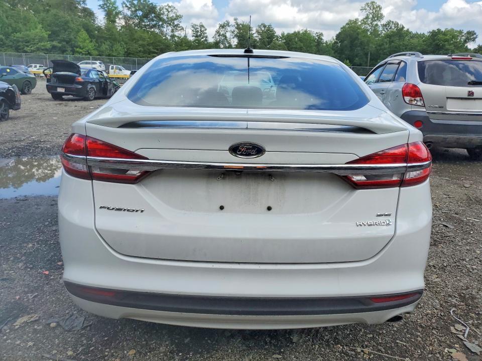 60261086 :رقم المزاد ، 3FA6P0LUXHR344022 vin ، 2017 Ford Fusion مزاد بيع