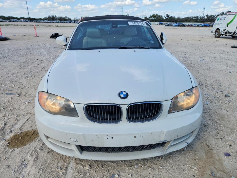 60488706 :رقم المزاد ، WBAUN1C54AVH81819 vin ، 2010 Bmw 128 مزاد بيع