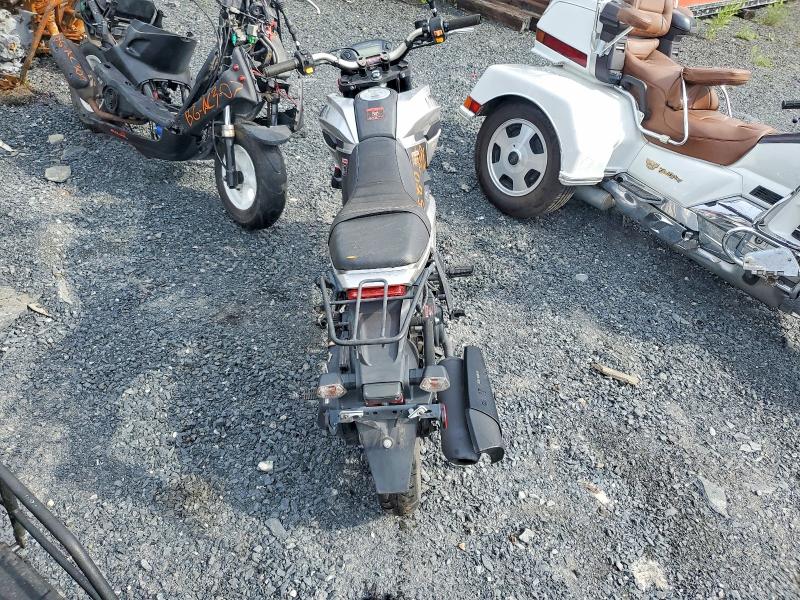 58036276 :رقم المزاد ، LEHPCB226NR600498 vin ، 2022 Cf Moto Scooter مزاد بيع