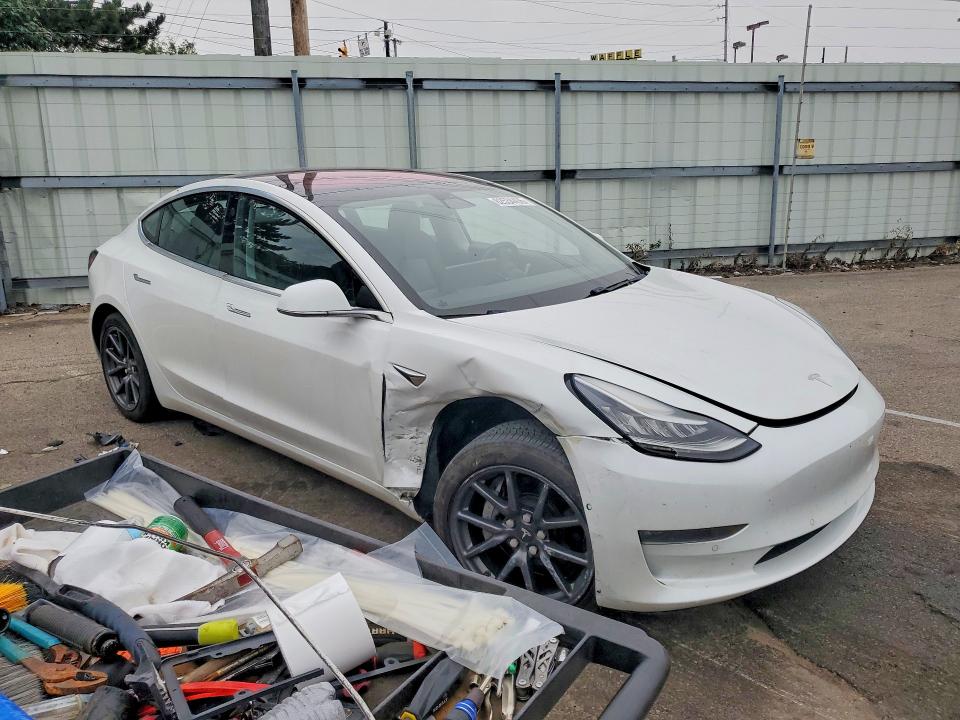 62534406 :رقم المزاد ، 5YJ3E1EA2JF023109 vin ، 2018 Tesla Model 3 مزاد بيع