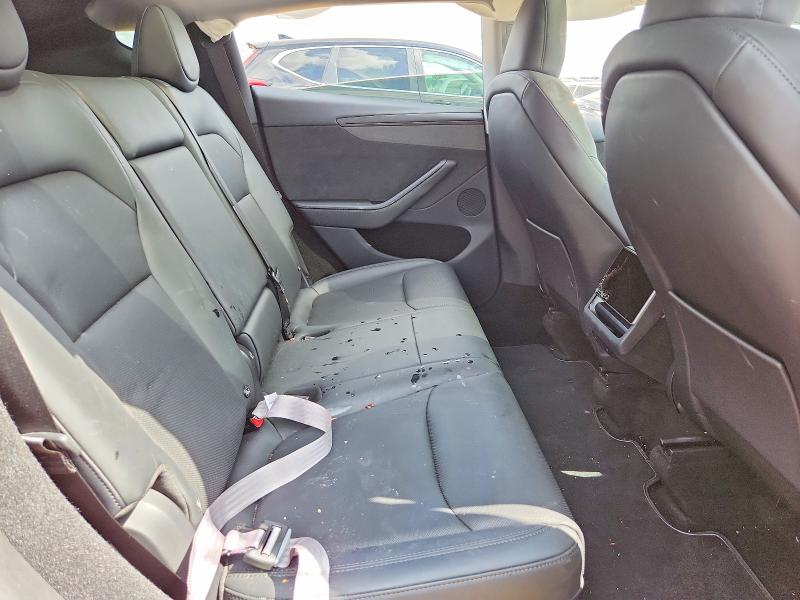 62443196 :رقم المزاد ، 7SAYGDEE1TF322813 vin ، 2026 Tesla Model Y مزاد بيع
