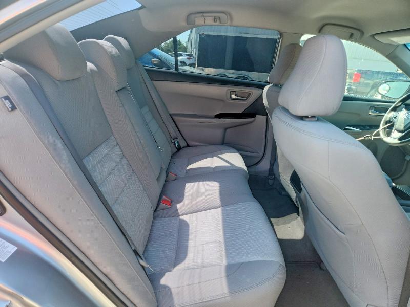 62400676 :رقم المزاد ، 4T1BF1FK4GU570880 vin ، 2016 Toyota Camry مزاد بيع