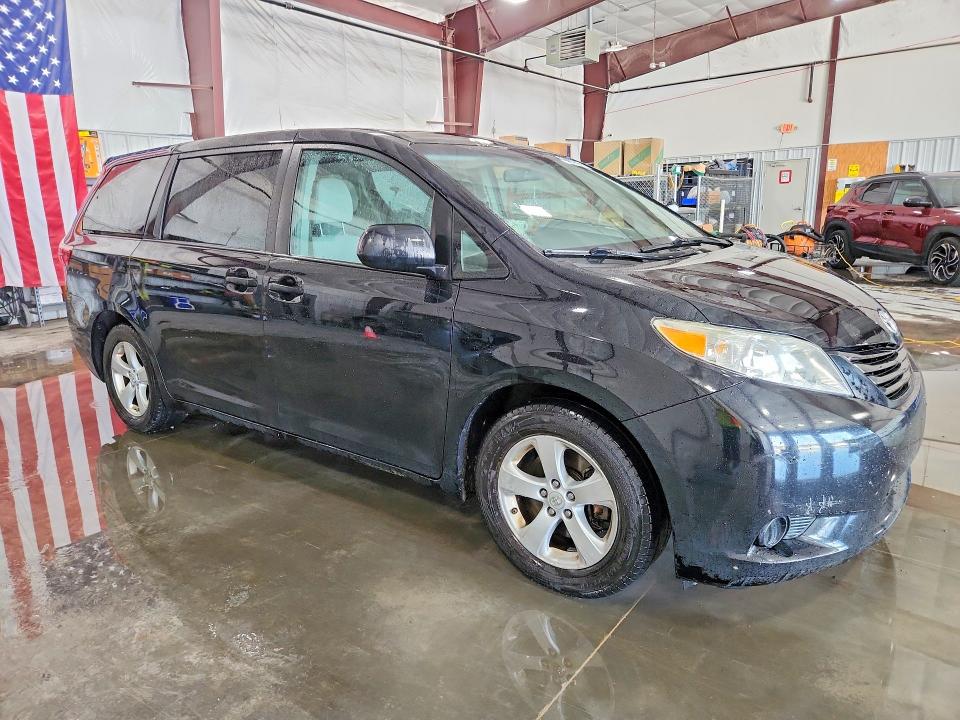 Продажа на аукционе авто 2017 Toyota Sienna, vin: 5TDZZ3DCXHS870172, номер лота: 60012596