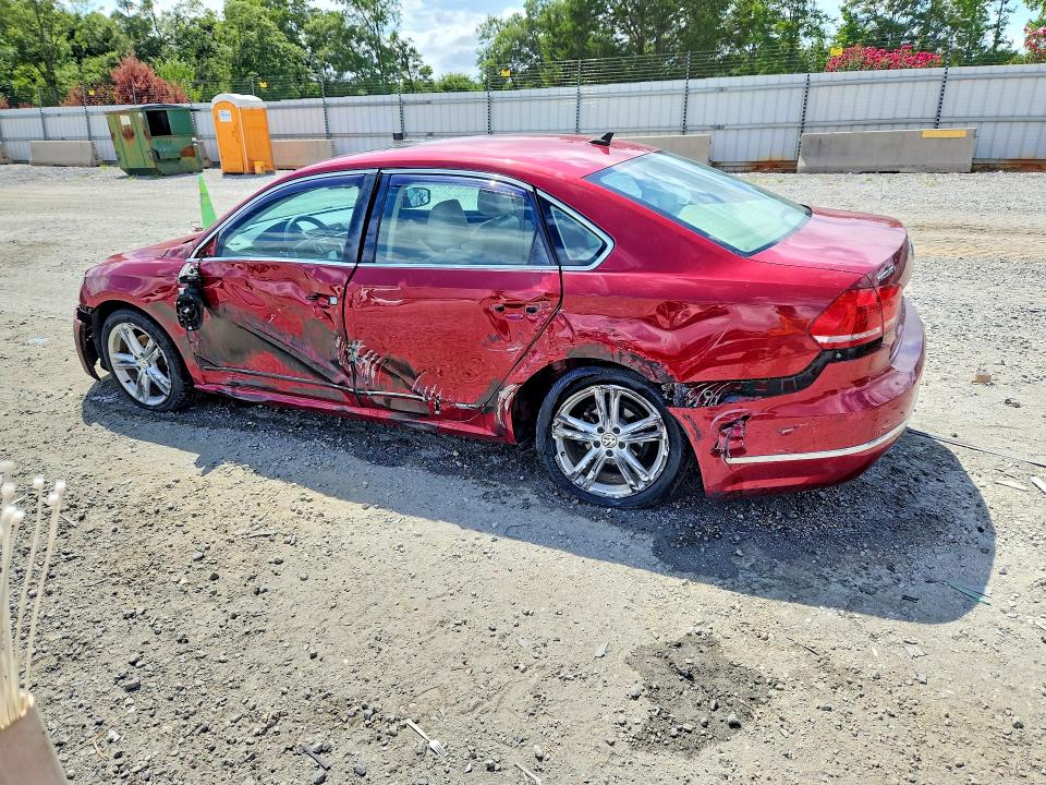 Продажа на аукционе авто 2015 Volkswagen Passat, vin: 1VWCV7A36FC121250, номер лота: 61948776
