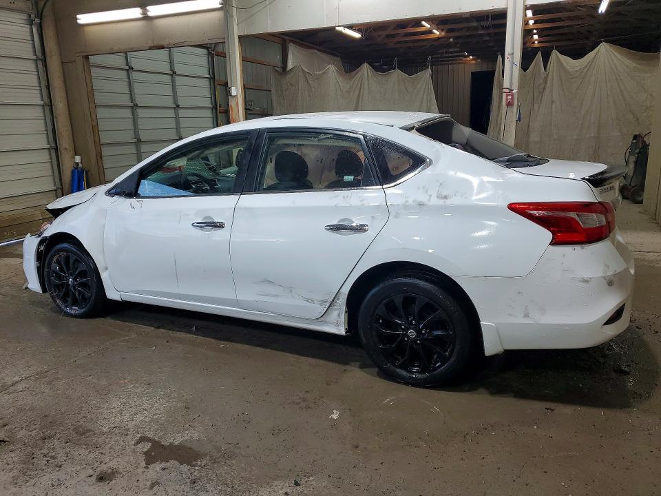 61077596 :رقم المزاد ، 3N1AB7AP4JY230802 vin ، 2018 Nissan Sentra مزاد بيع