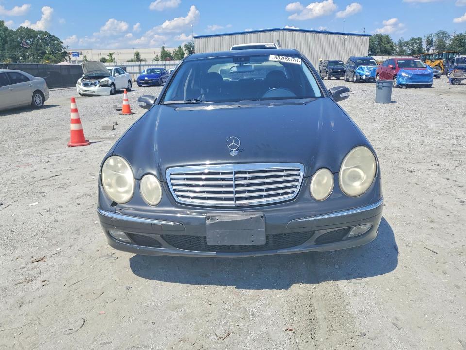 60299576 :رقم المزاد ، WDBUF65J64A488406 vin ، 2004 Mercedes-benz E مزاد بيع