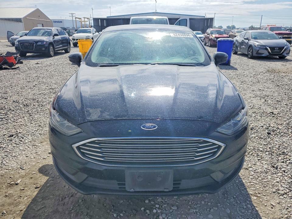 62450896 :رقم المزاد ، 3FA6P0HD3JR186699 vin ، 2018 Ford Fusion مزاد بيع