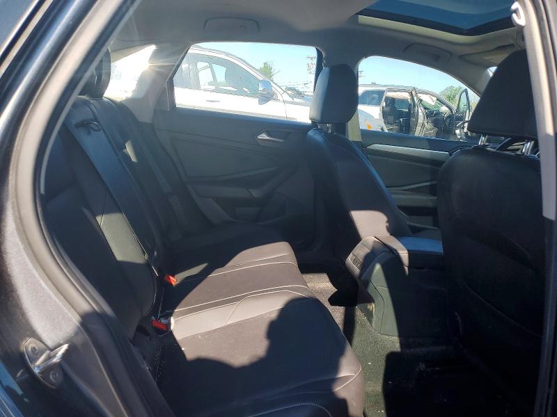 61075366 :رقم المزاد ، 3VWC57BU4KM239295 vin ، 2019 Volkswagen Jetta مزاد بيع