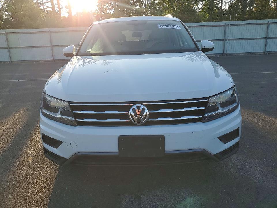 60946526 :رقم المزاد ، 3VV2B7AX5MM086613 vin ، 2021 Volkswagen Tiguan مزاد بيع