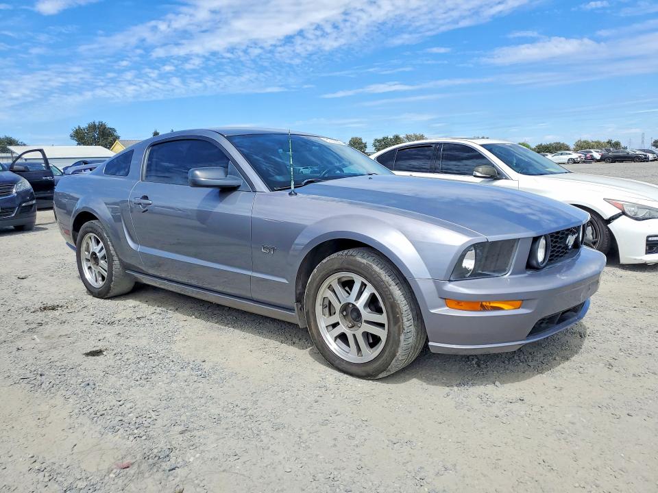 2007 Ford Mustang მანქანა იყიდება აუქციონზე, vin: 1ZVFT82H275277150, აუქციონის ნომერი: 61737956