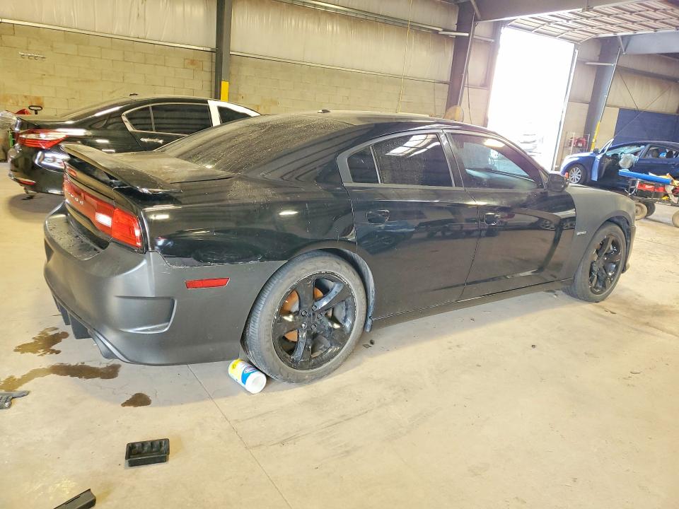 62125046 :رقم المزاد ، 2C3CDXCT2DH696060 vin ، 2013 Dodge Charger مزاد بيع