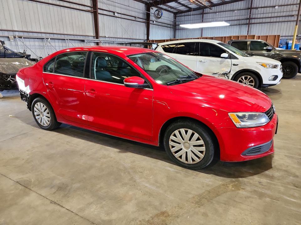 61334926 :رقم المزاد ، 3VWDP7AJ9DM377472 vin ، 2013 Volkswagen Jetta مزاد بيع