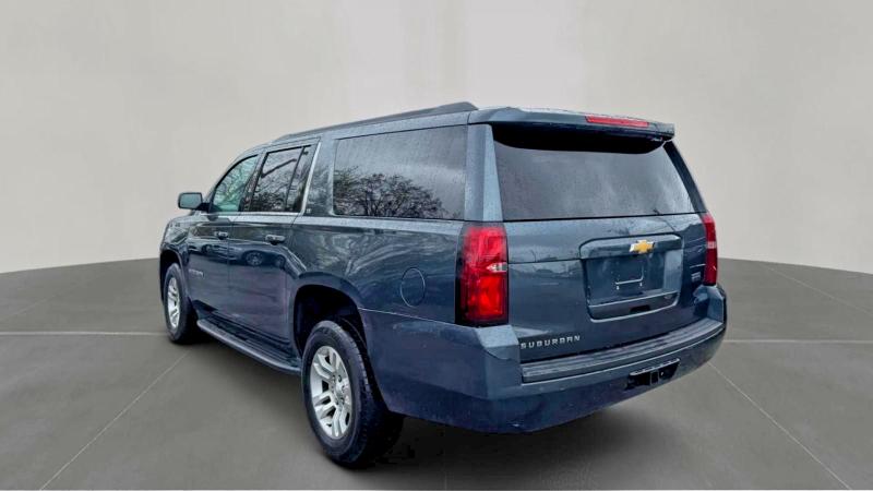 62321766 :رقم المزاد ، 1GNSKHKC5KR222533 vin ، 2019 Chevrolet Suburban مزاد بيع