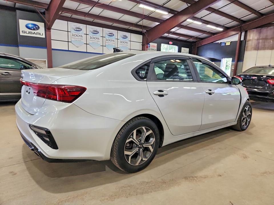 2019 Kia Forte მანქანა იყიდება აუქციონზე, vin: 3KPF24ADXKE006122, აუქციონის ნომერი: 61102196