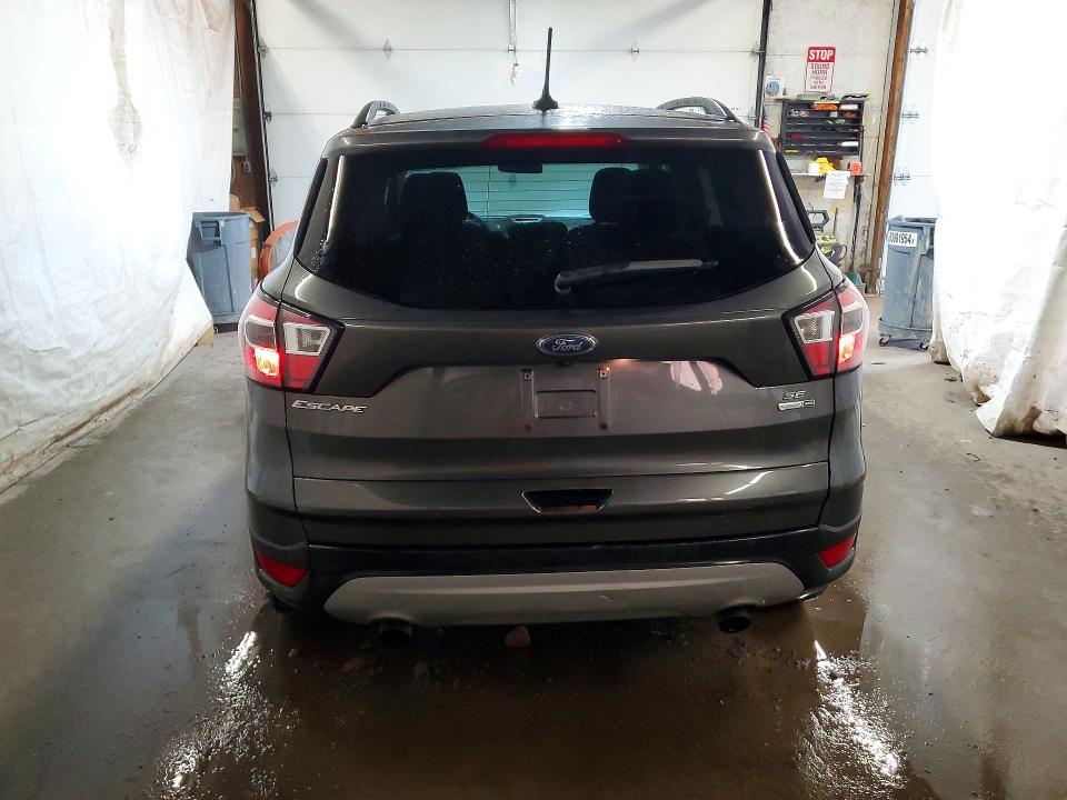 60375136 :رقم المزاد ، 1FMCU9GD1JUA18768 vin ، 2018 Ford Escape مزاد بيع