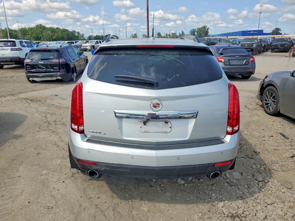 61508726 :رقم المزاد ، 3GYFNEEY9AS588198 vin ، 2010 Cadillac Srx مزاد بيع