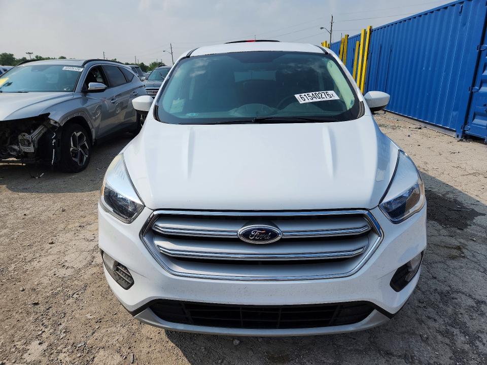 61540276 :رقم المزاد ، 1FMCU0GD1HUE90085 vin ، 2017 Ford Escape مزاد بيع