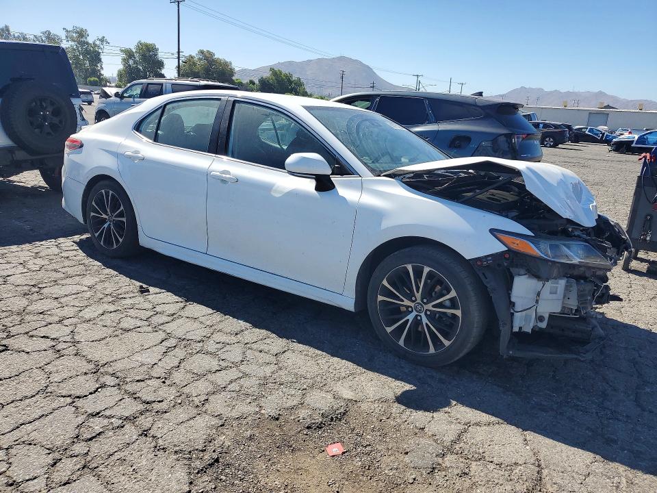 60273296 :رقم المزاد ، 4T1B11HK1KU843634 vin ، 2019 Toyota Camry مزاد بيع