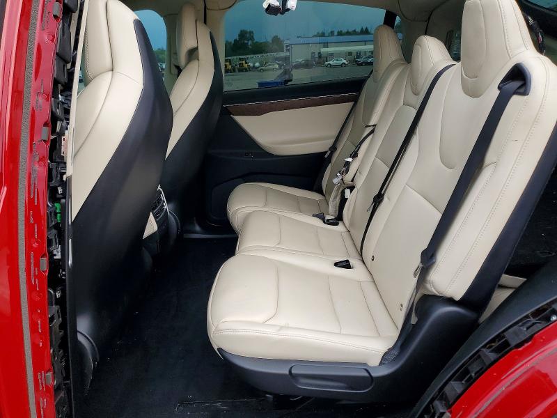 62577906 :رقم المزاد ، 5YJXCAE2XHF075078 vin ، 2017 Tesla Model X مزاد بيع