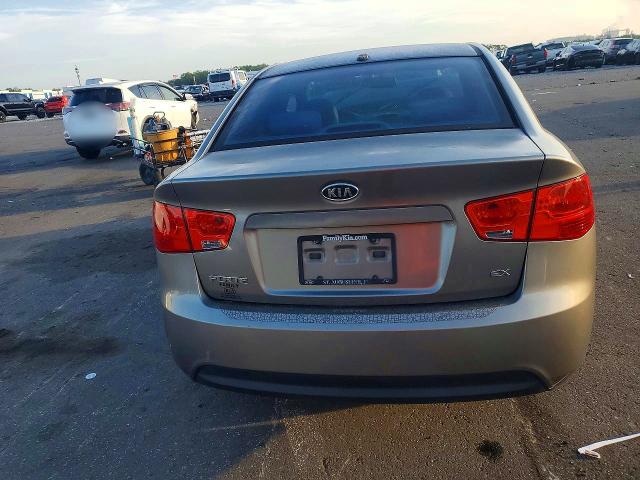 61888046 :رقم المزاد ، KNAFU4A28A5850255 vin ، 2010 Kia Forte مزاد بيع