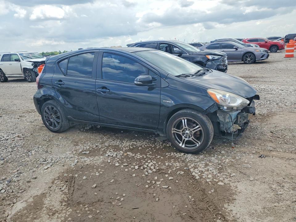 60316206 :رقم المزاد ، JTDKDTB32F1105857 vin ، 2015 Toyota Prius C مزاد بيع