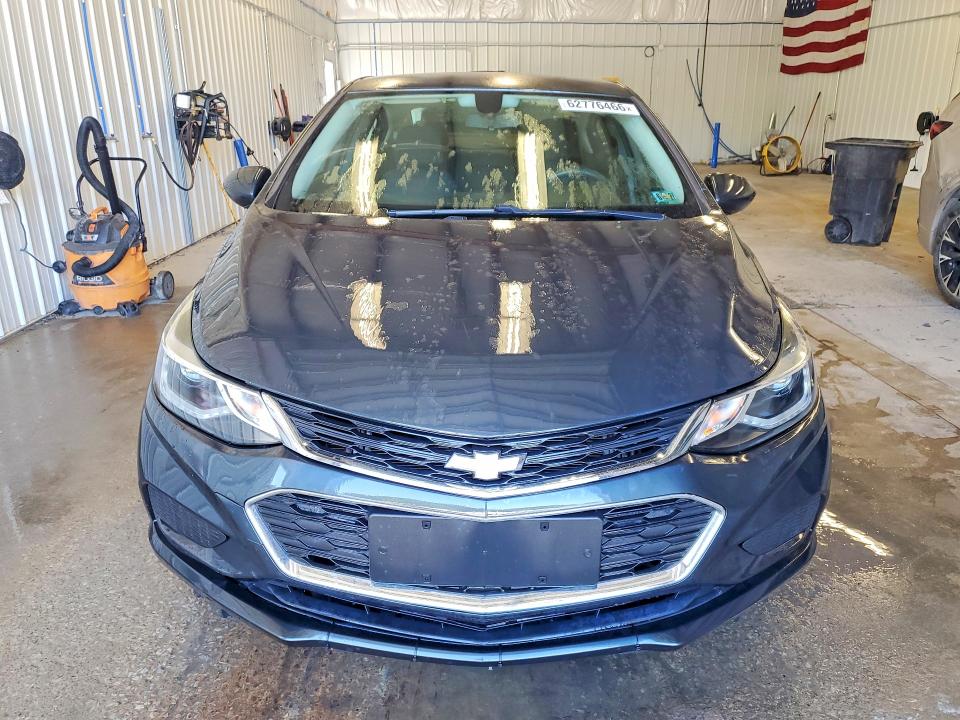 62776466 :رقم المزاد ، 1G1BE5SM8J7183978 vin ، 2018 Chevrolet Cruze مزاد بيع
