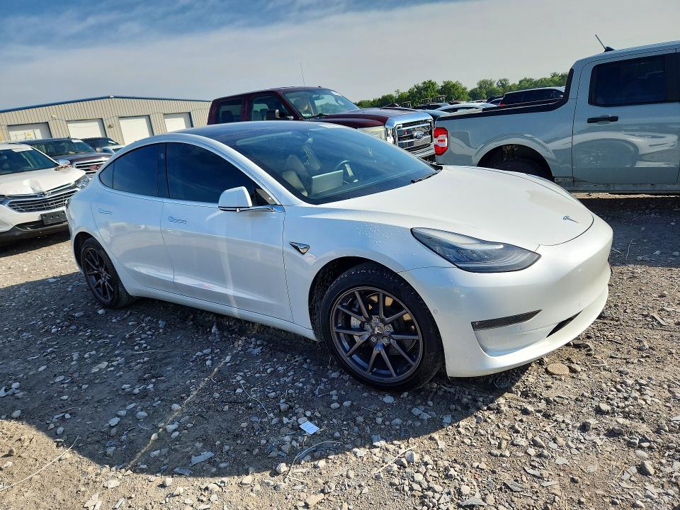 60607056 :رقم المزاد ، 5YJ3E1EA2KF397155 vin ، 2019 Tesla Model 3 مزاد بيع
