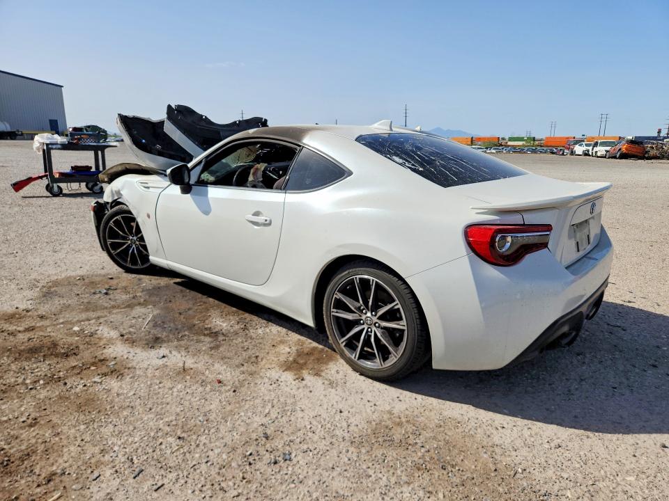 64980906 :رقم المزاد ، JF1ZNAA10H8705017 vin ، 2017 Toyota 86 مزاد بيع