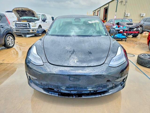 61398246 :رقم المزاد ، 5YJ3E1EAXNF369303 vin ، 2022 Tesla Model 3 مزاد بيع