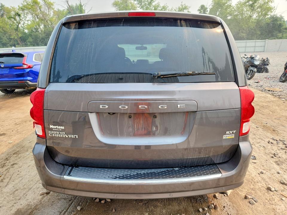 61023816 :رقم المزاد ، 2C4RDGCG8HR745724 vin ، 2017 Dodge Grand Caravan مزاد بيع