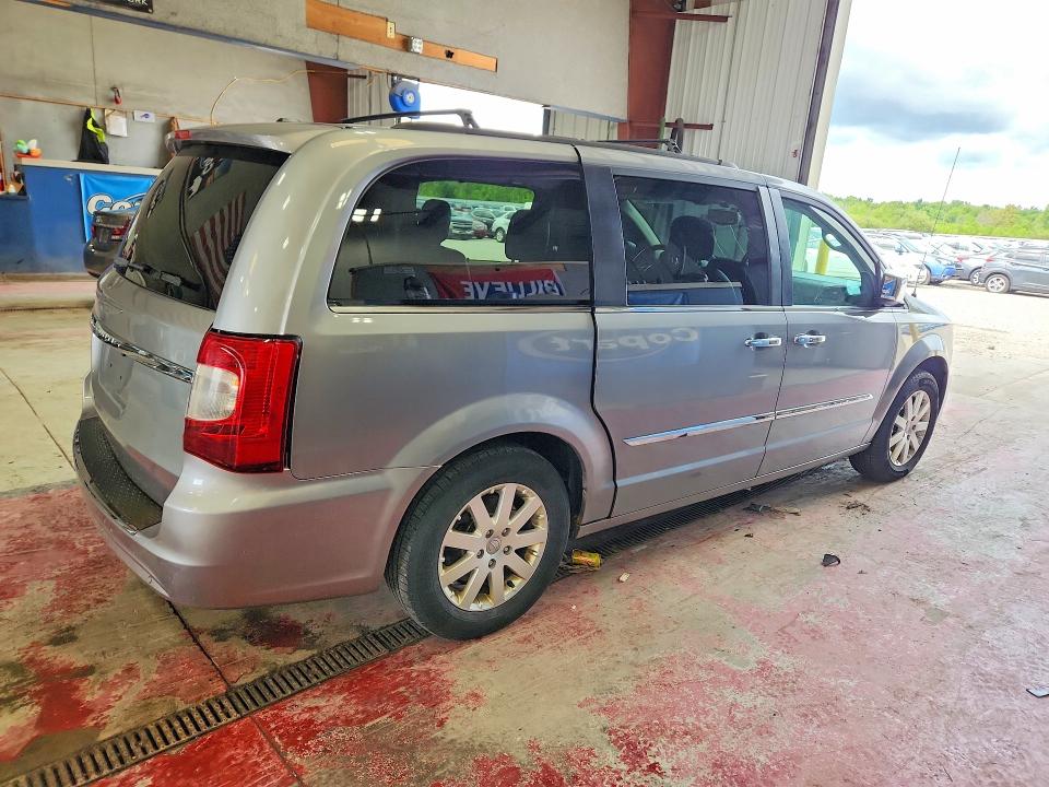 2014 Chrysler Town & Country მანქანა იყიდება აუქციონზე, vin: 2C4RC1CG0ER425650, აუქციონის ნომერი: 62205356